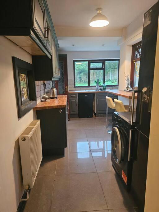 Quiet Family Home Tettenhall Exterior foto