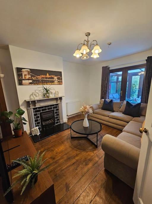 Quiet Family Home Tettenhall Exterior foto
